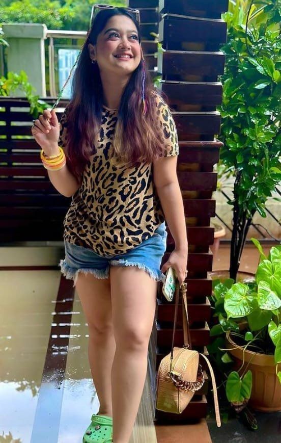 Attachment call girls in delhi 9311239389.jpg